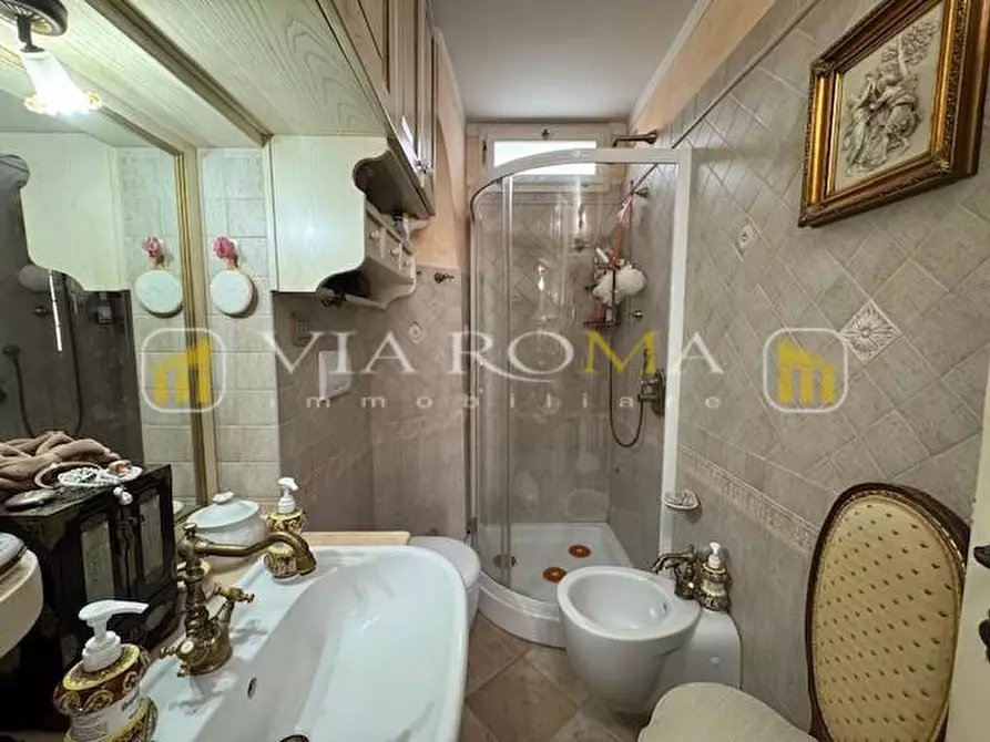 Immagine 23 di Appartamento in vendita  a Lucca