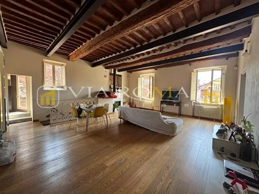 Immagine 6 di Appartamento in vendita  a Lucca