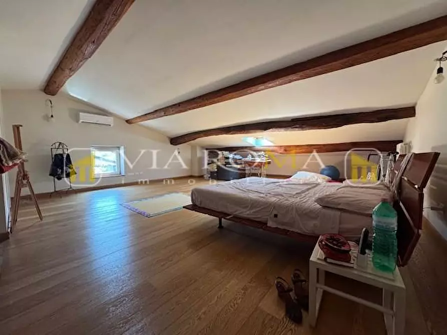 Immagine 12 di Appartamento in vendita  a Lucca