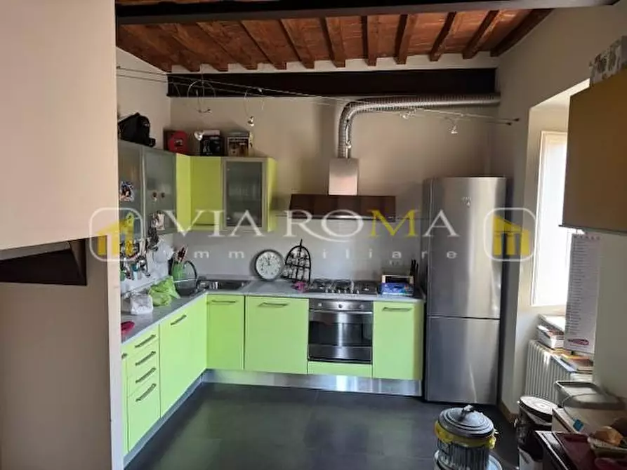 Immagine 10 di Appartamento in vendita  a Lucca