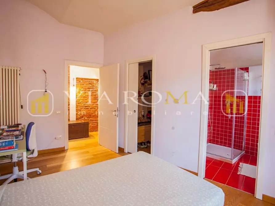 Immagine 28 di Appartamento in vendita  a Lucca