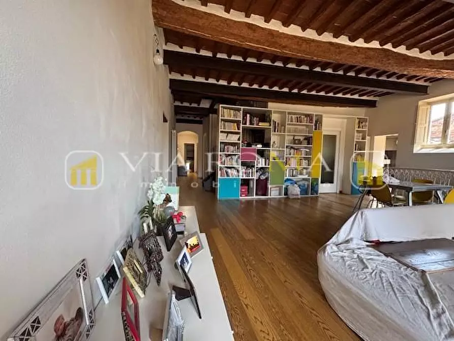 Immagine 3 di Appartamento in vendita  a Lucca