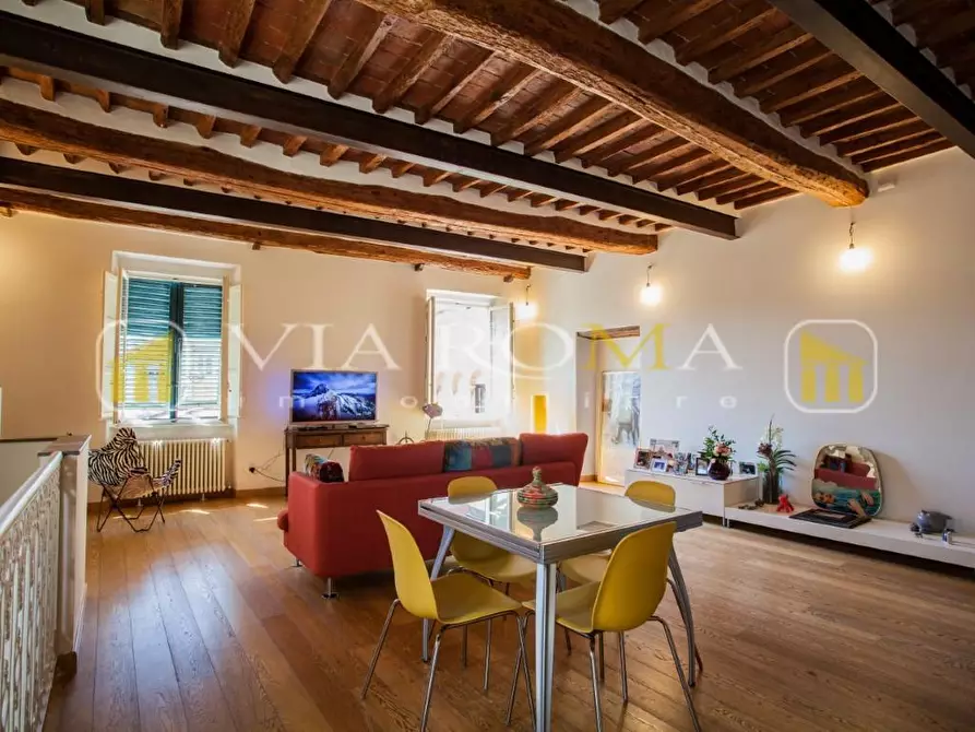 Immagine 18 di Appartamento in vendita  a Lucca
