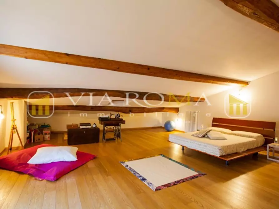 Immagine 33 di Appartamento in vendita  a Lucca