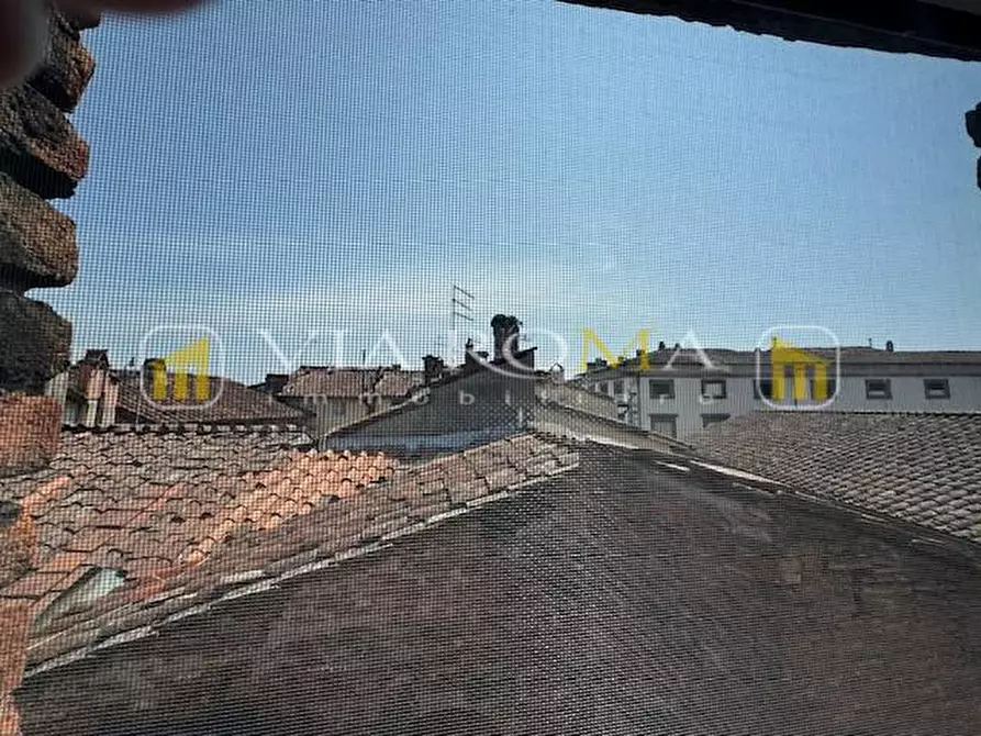 Immagine 14 di Appartamento in vendita  a Lucca