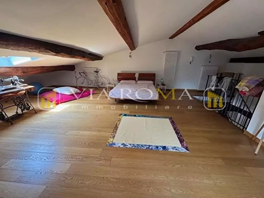 Immagine 15 di Appartamento in vendita  a Lucca