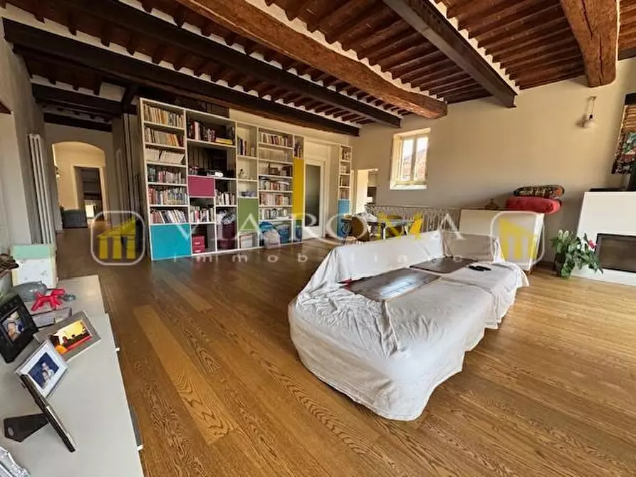 Immagine 5 di Appartamento in vendita  a Lucca