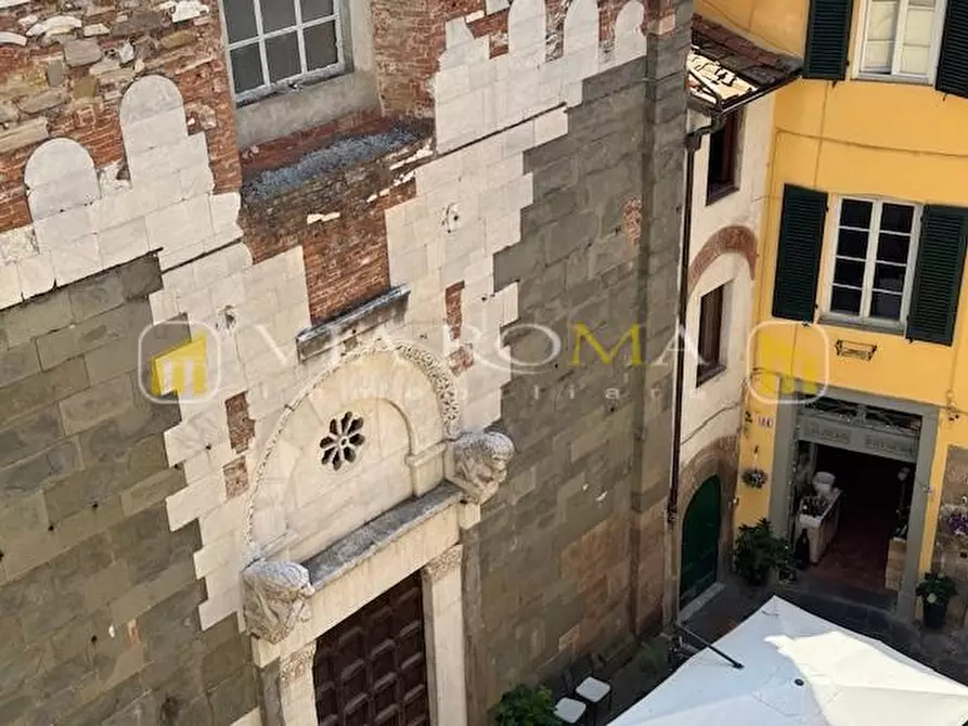 Immagine 8 di Appartamento in vendita  a Lucca
