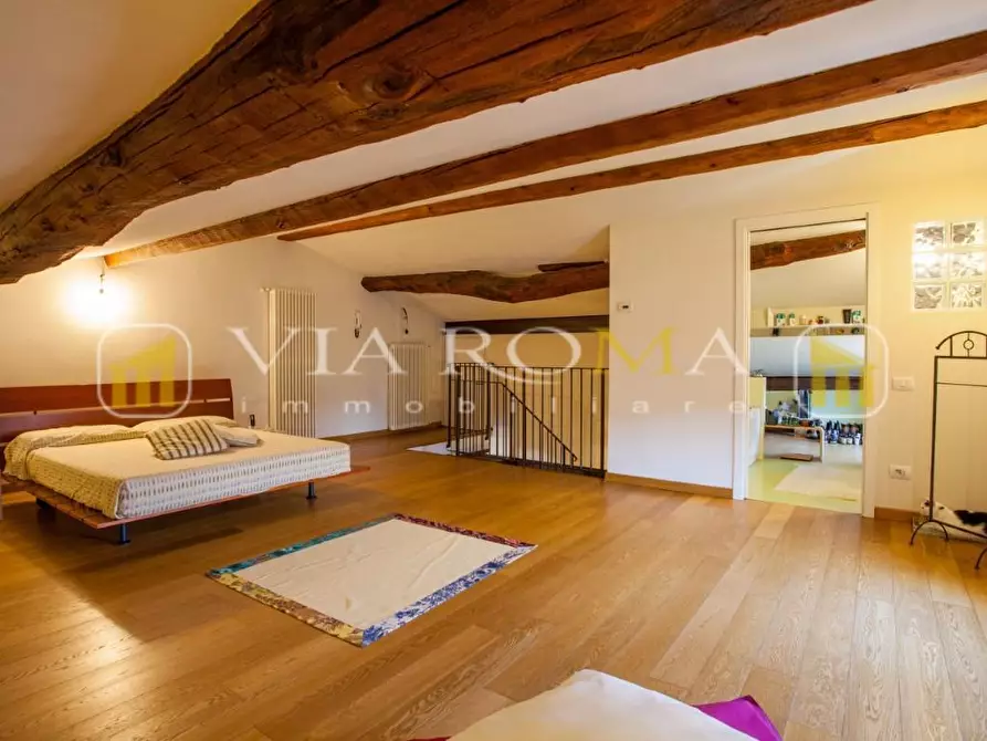 Immagine 35 di Appartamento in vendita  a Lucca