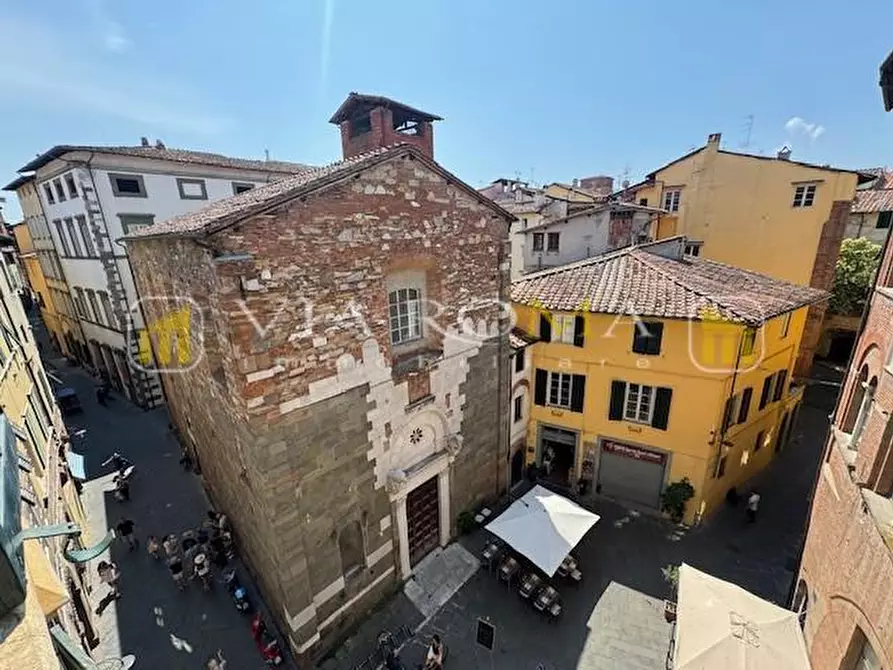 Immagine 9 di Appartamento in vendita  a Lucca