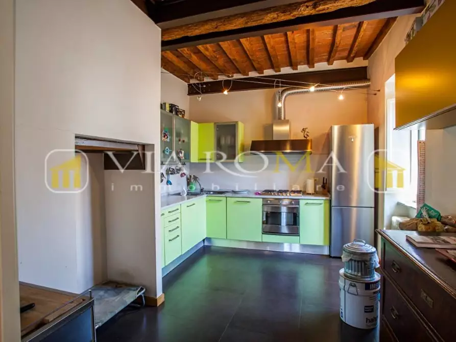 Immagine 36 di Appartamento in vendita  a Lucca