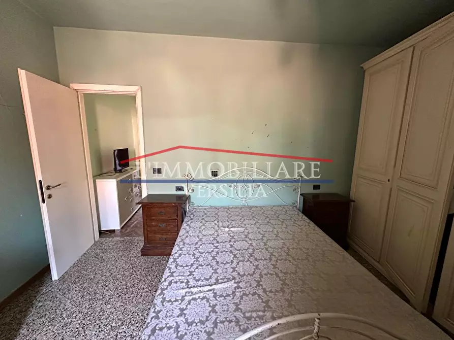 Immagine 2 di Appartamento in vendita  a Massa