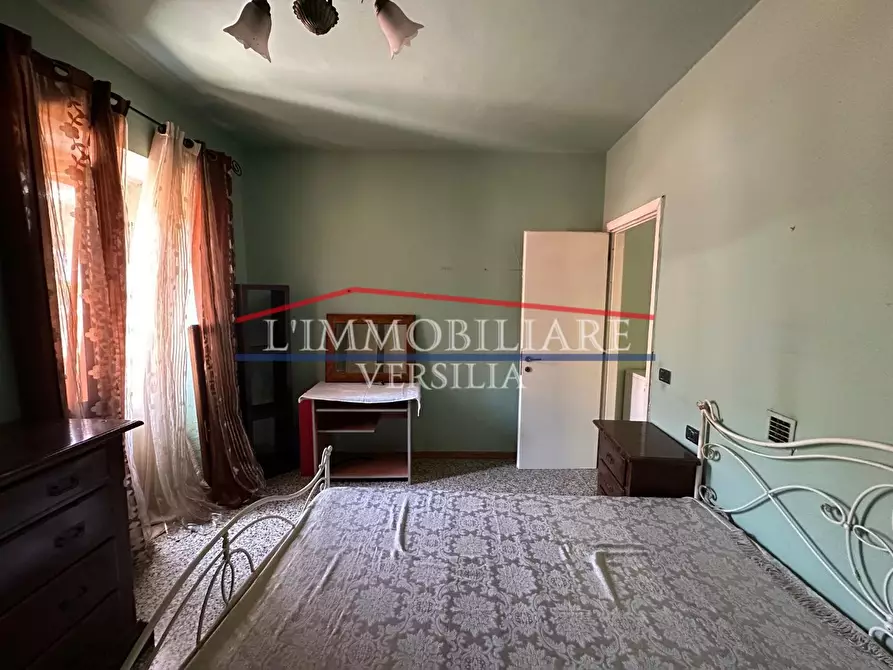 Immagine 3 di Appartamento in vendita  a Massa