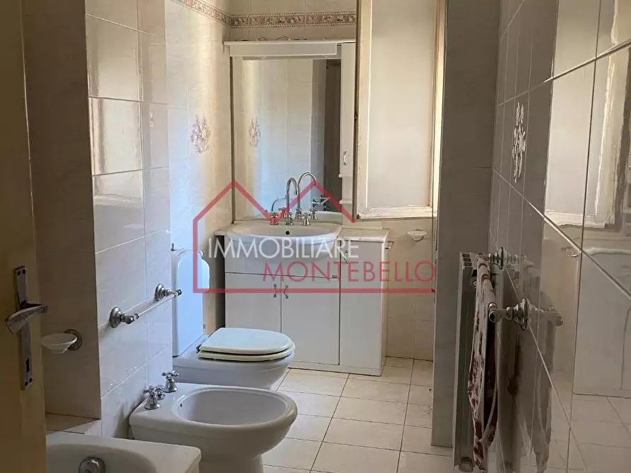 Immagine 9 di Appartamento in vendita  a Viareggio