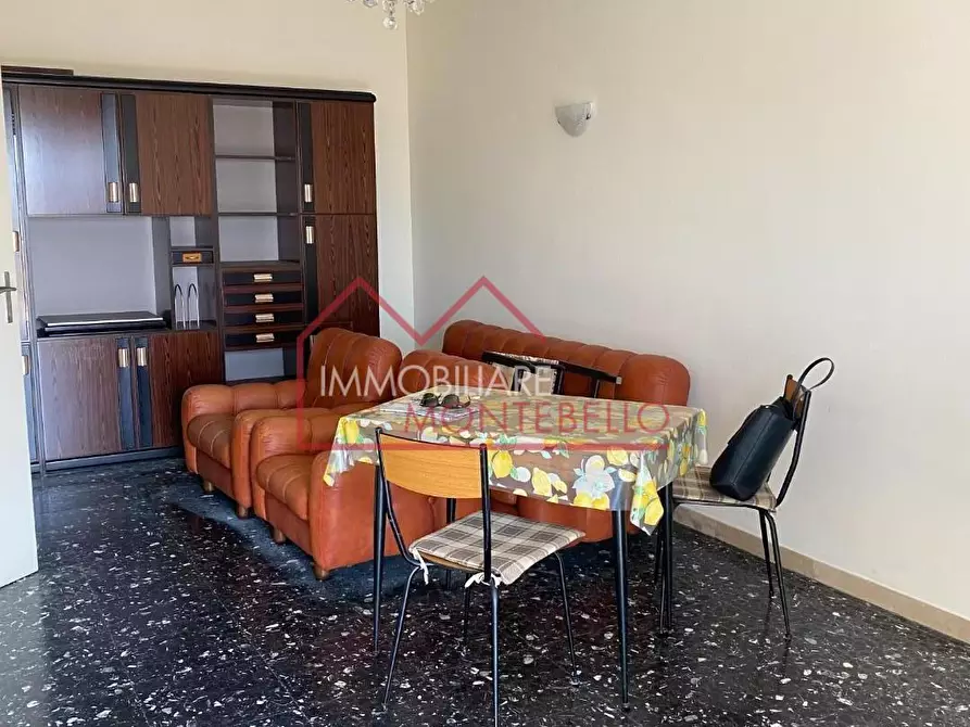 Immagine 2 di Appartamento in vendita  a Viareggio