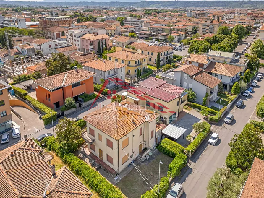 Immagine 8 di Villa in vendita  a Santa Croce Sull'arno