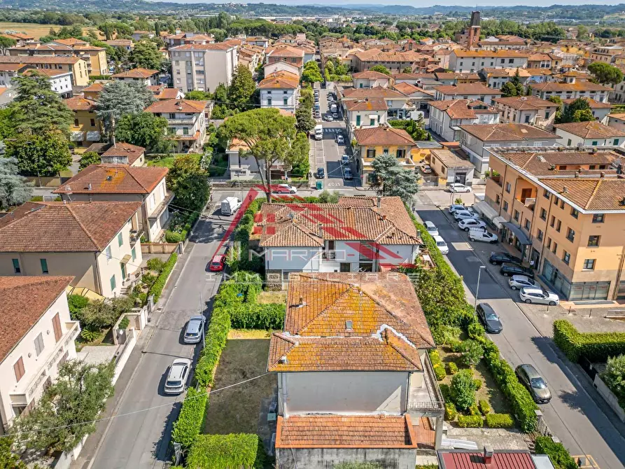 Immagine 5 di Villa in vendita  a Santa Croce Sull'arno