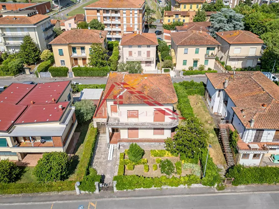 Immagine 3 di Villa in vendita  a Santa Croce Sull'arno