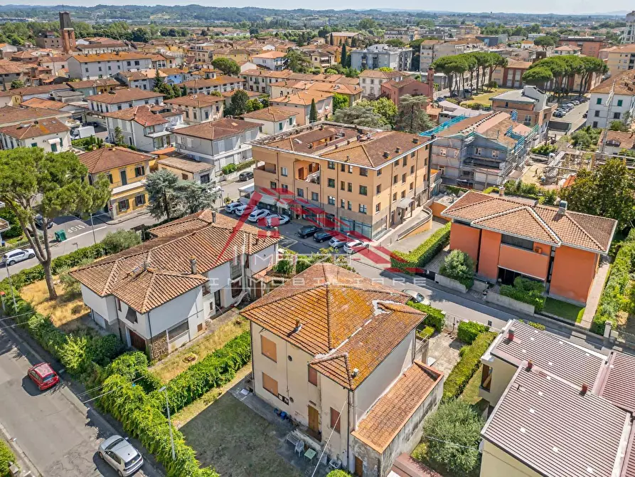 Immagine 6 di Villa in vendita  a Santa Croce Sull'arno