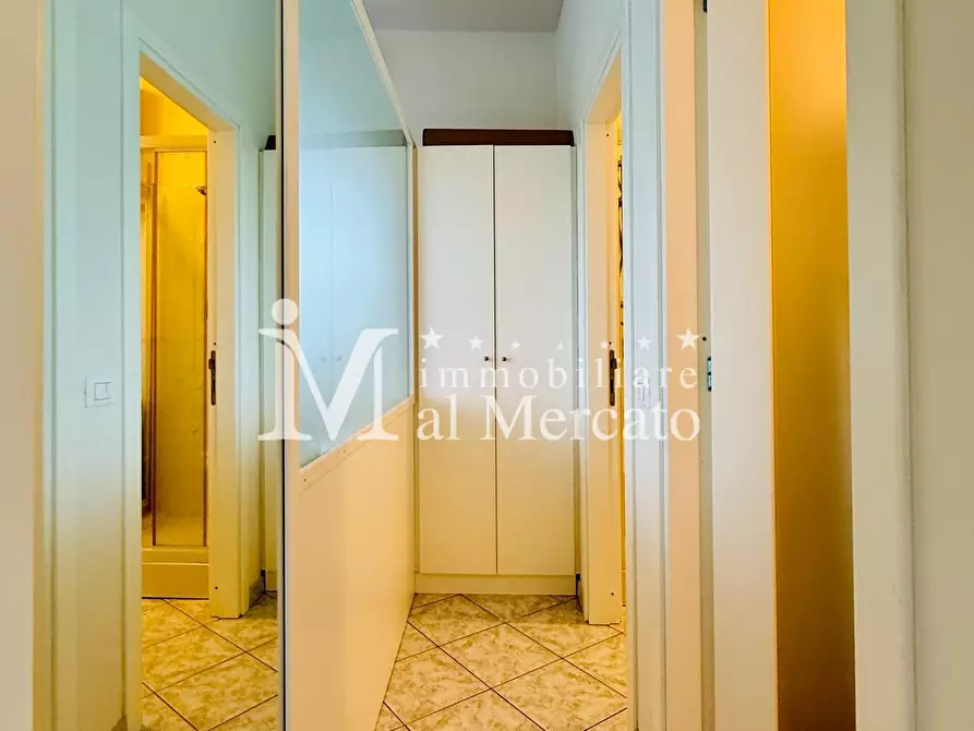 Immagine 18 di Appartamento in vendita  a Viareggio