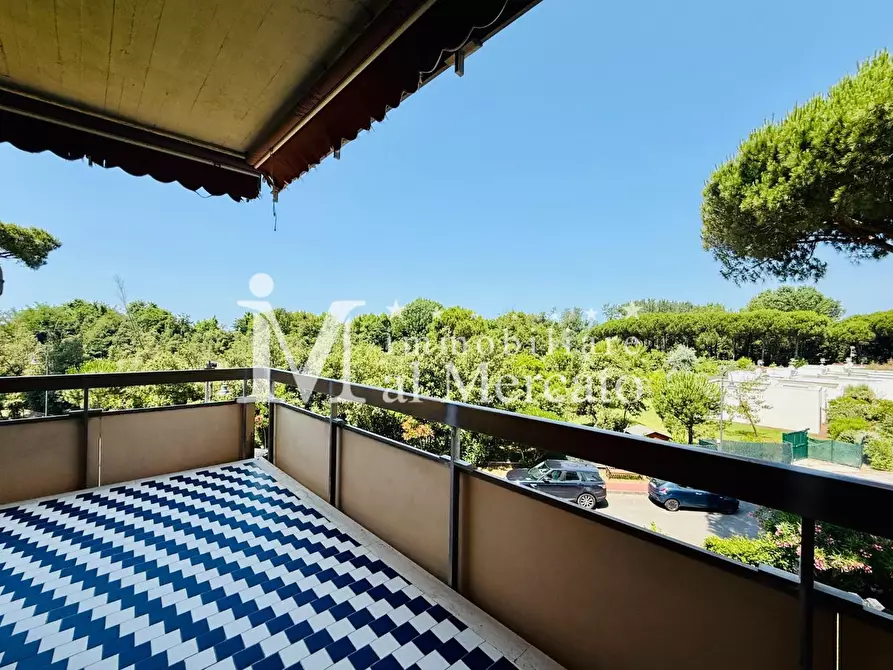 Immagine 7 di Appartamento in vendita  a Viareggio