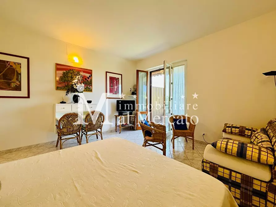 Immagine 17 di Appartamento in vendita  a Viareggio