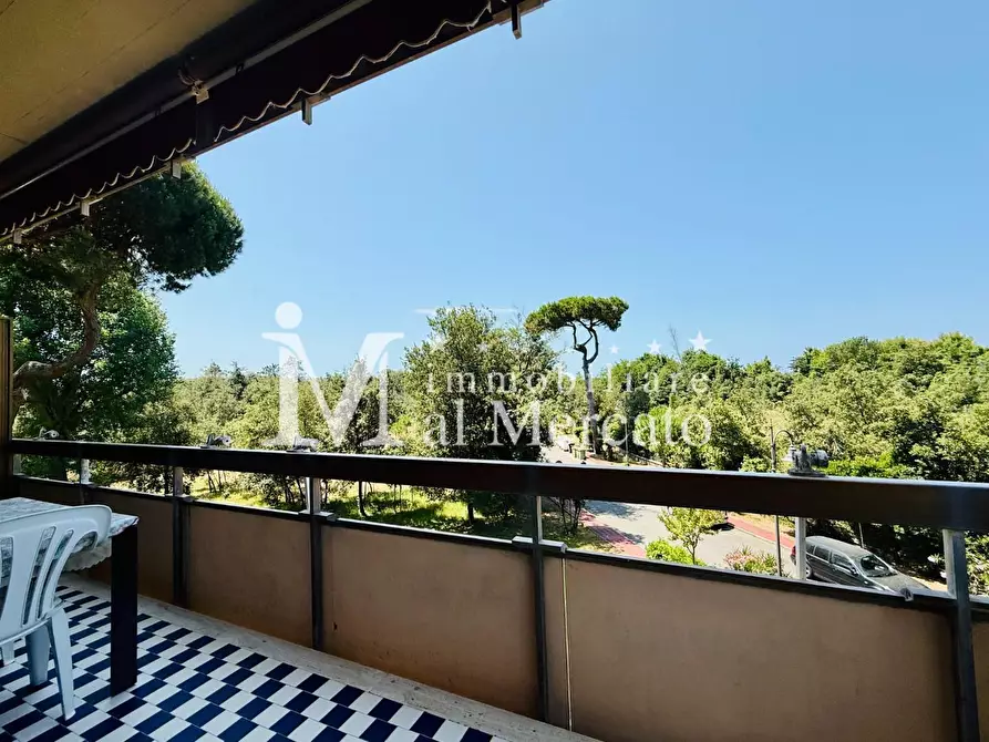 Immagine 5 di Appartamento in vendita  a Viareggio