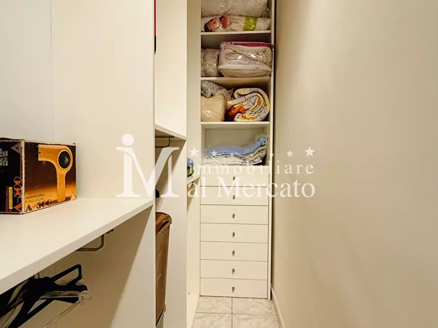 Immagine 19 di Appartamento in vendita  a Viareggio