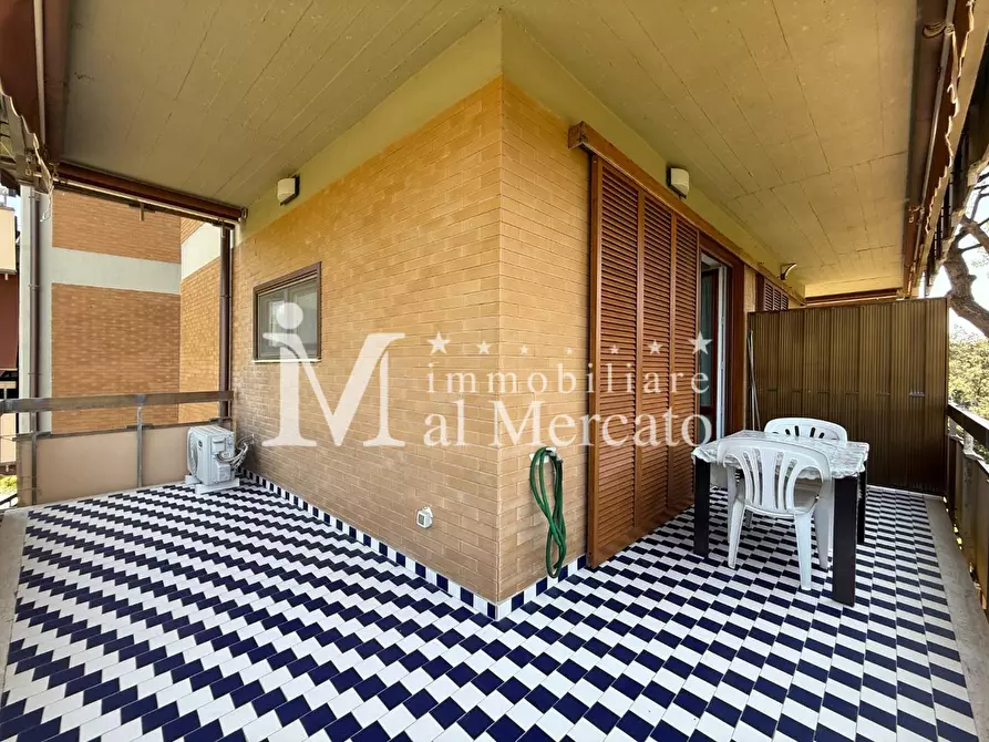 Immagine 10 di Appartamento in vendita  a Viareggio