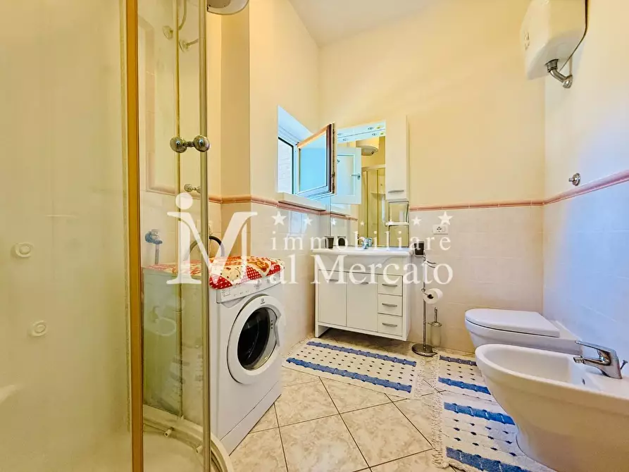 Immagine 20 di Appartamento in vendita  a Viareggio