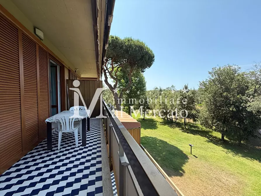 Immagine 2 di Appartamento in vendita  a Viareggio