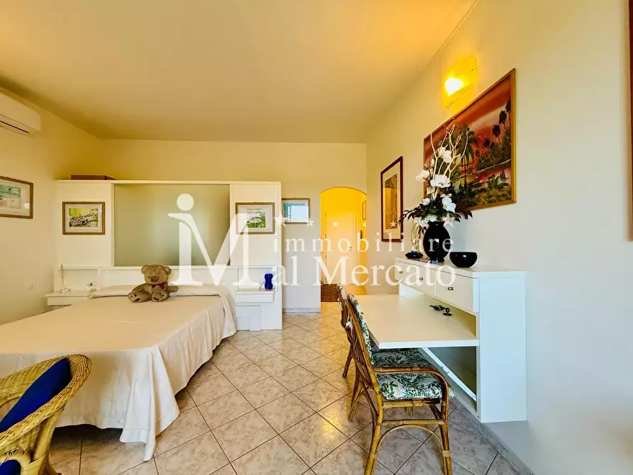 Immagine 16 di Appartamento in vendita  a Viareggio