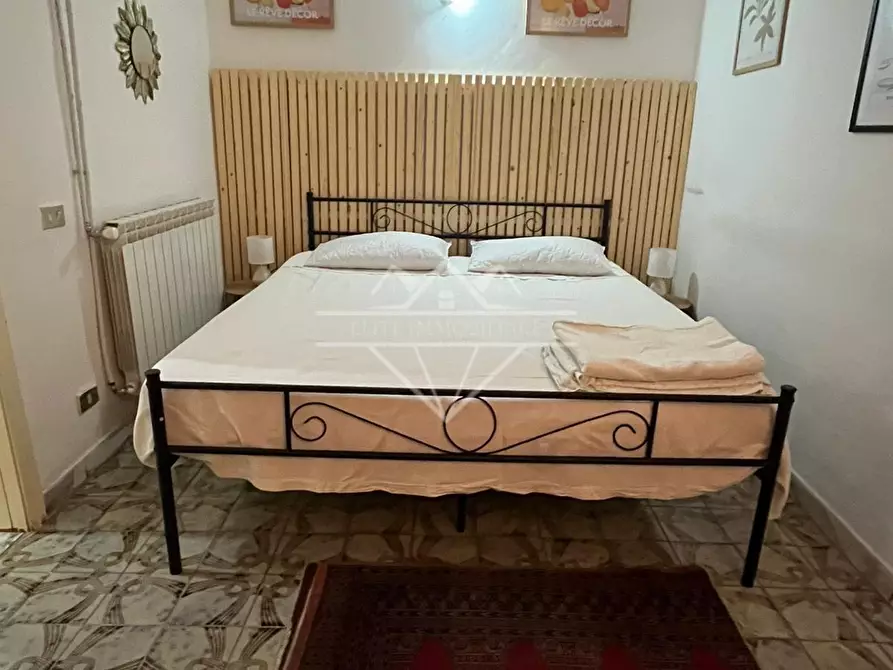 Immagine 20 di Terratetto in affitto  a Carrara