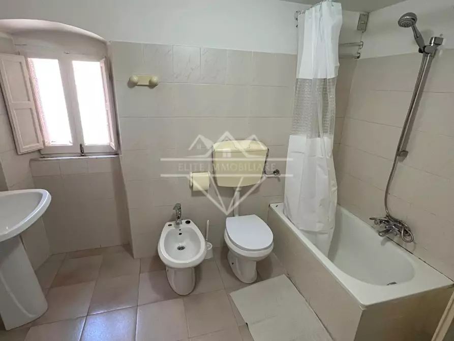 Immagine 33 di Terratetto in affitto  a Carrara