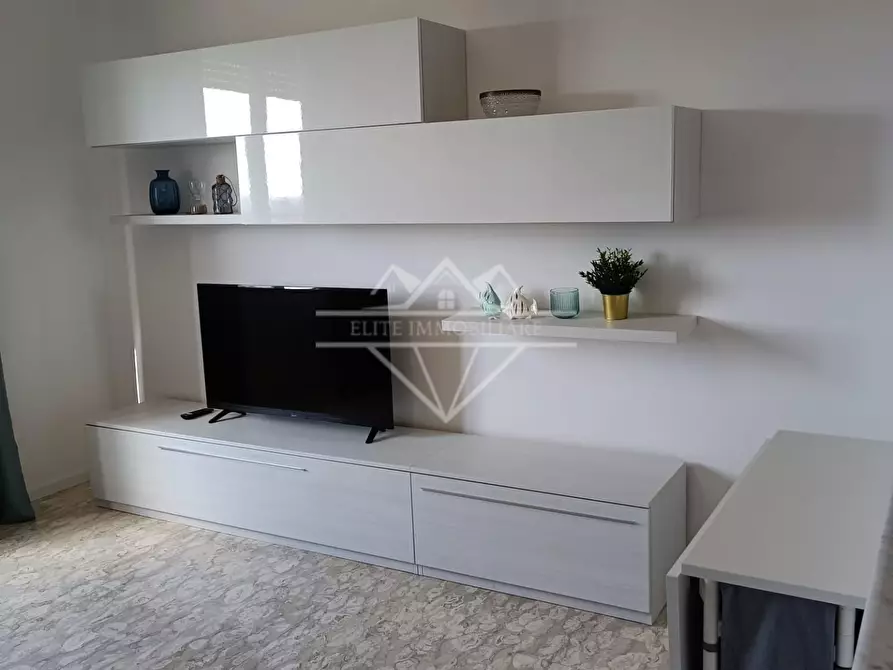 Immagine 8 di Appartamento in affitto  a Massa