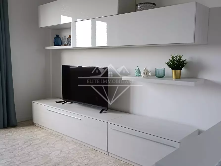 Immagine 9 di Appartamento in affitto  a Massa