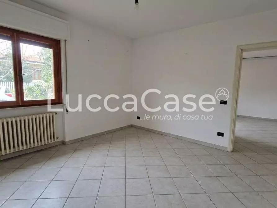 Immagine 35 di Villetta a schiera in vendita  a Massarosa