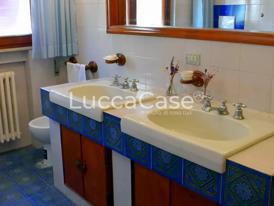 Immagine 25 di Villetta a schiera in vendita  a Massarosa