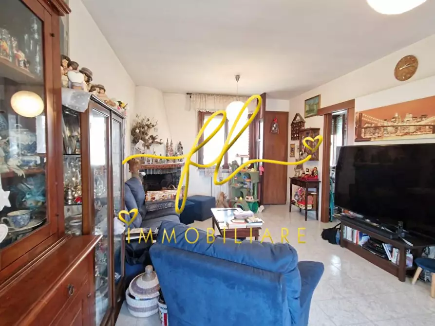 Immagine 3 di Villetta a schiera in vendita  a Rosignano Marittimo