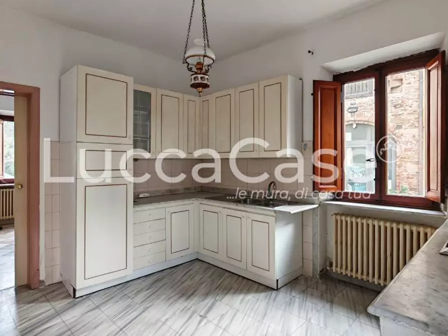 Immagine 14 di Casa indipendente in vendita  a Lucca