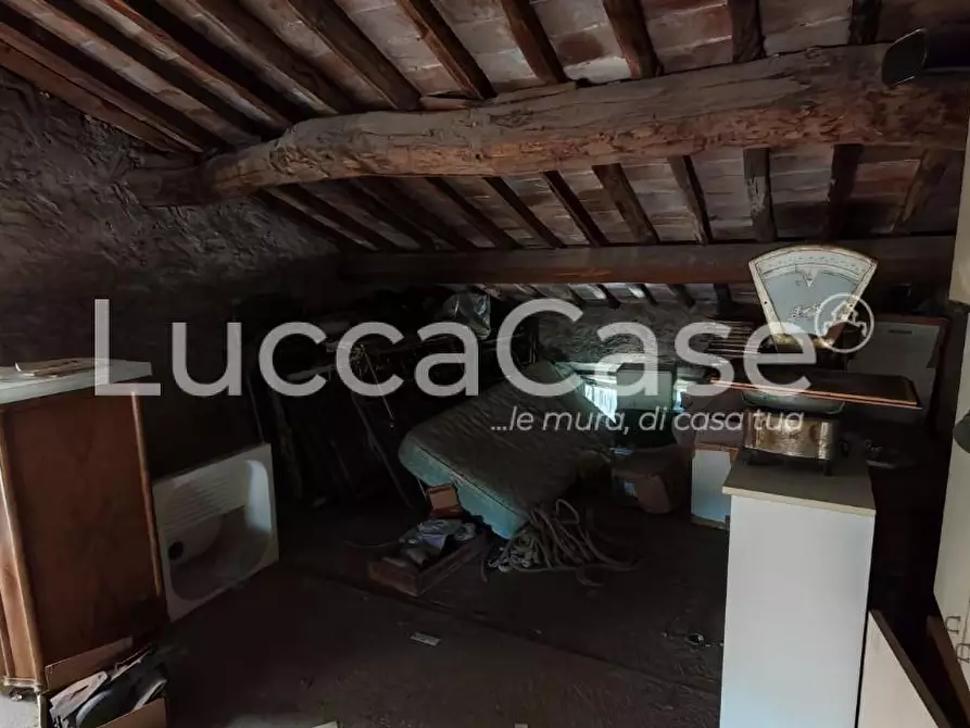 Immagine 28 di Casa indipendente in vendita  a Lucca