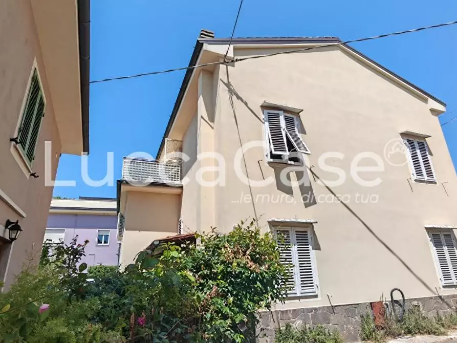 Immagine 3 di Casa indipendente in vendita  a Lucca