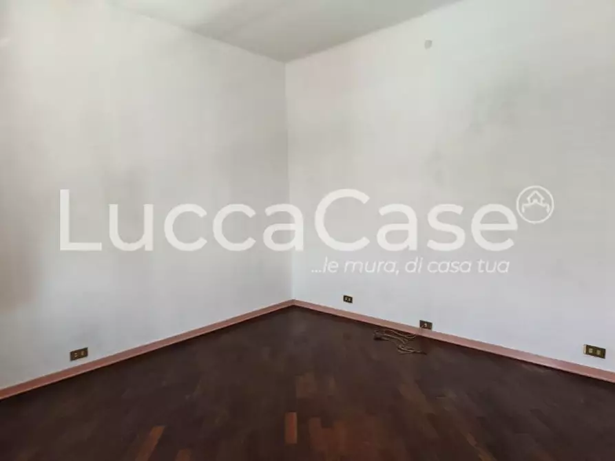 Immagine 19 di Casa indipendente in vendita  a Lucca
