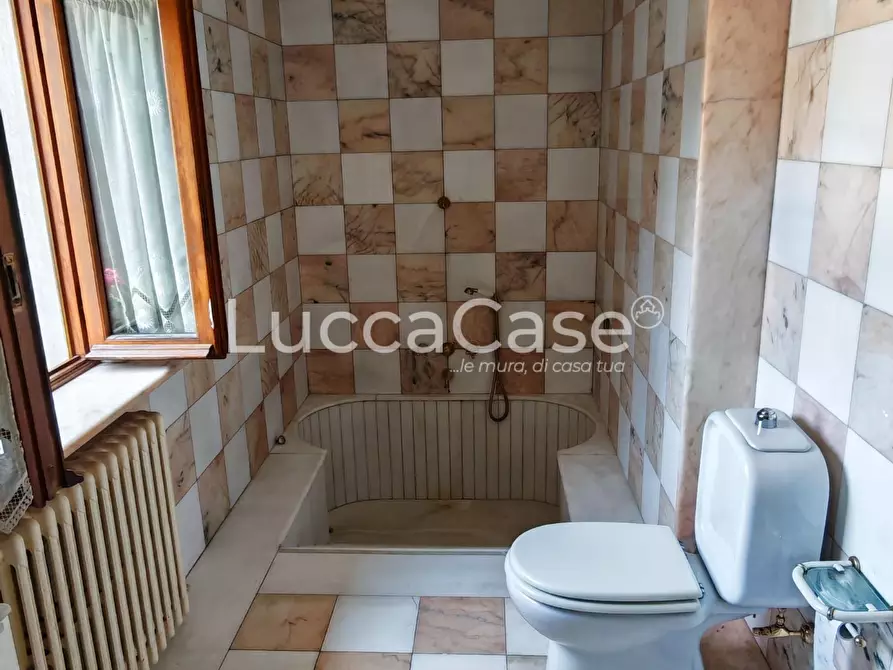 Immagine 18 di Casa indipendente in vendita  a Lucca