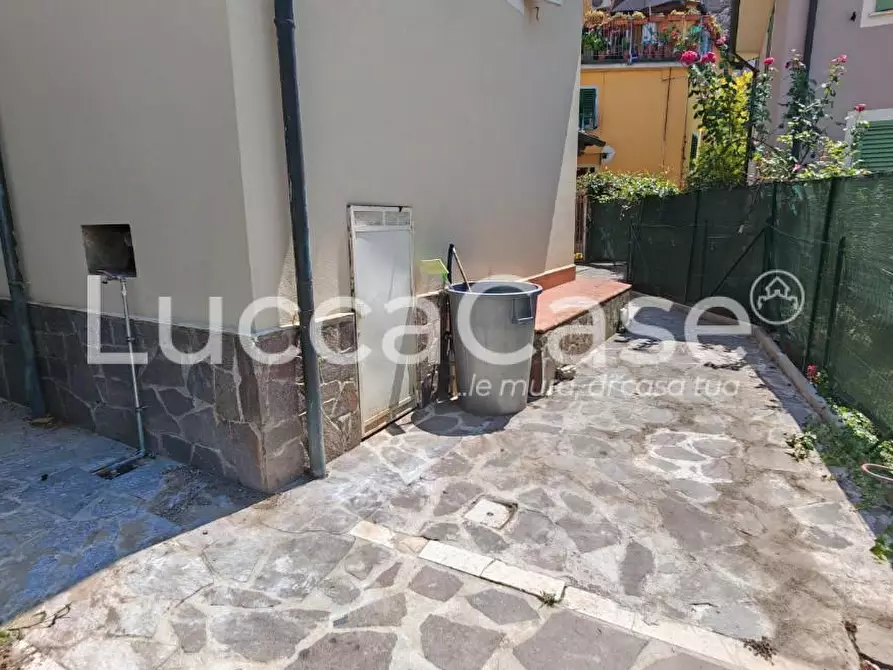 Immagine 5 di Casa indipendente in vendita  a Lucca