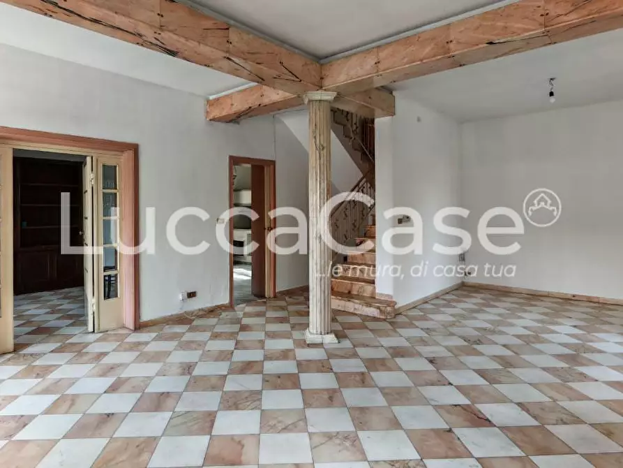 Immagine 12 di Casa indipendente in vendita  a Lucca