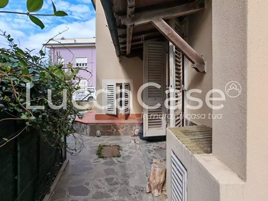 Immagine 7 di Casa indipendente in vendita  a Lucca