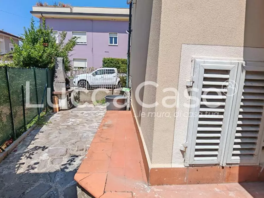 Immagine 8 di Casa indipendente in vendita  a Lucca