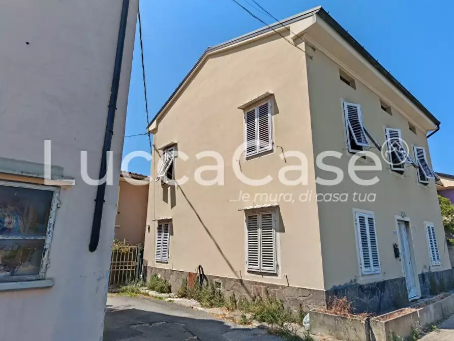 Immagine 2 di Casa indipendente in vendita  a Lucca