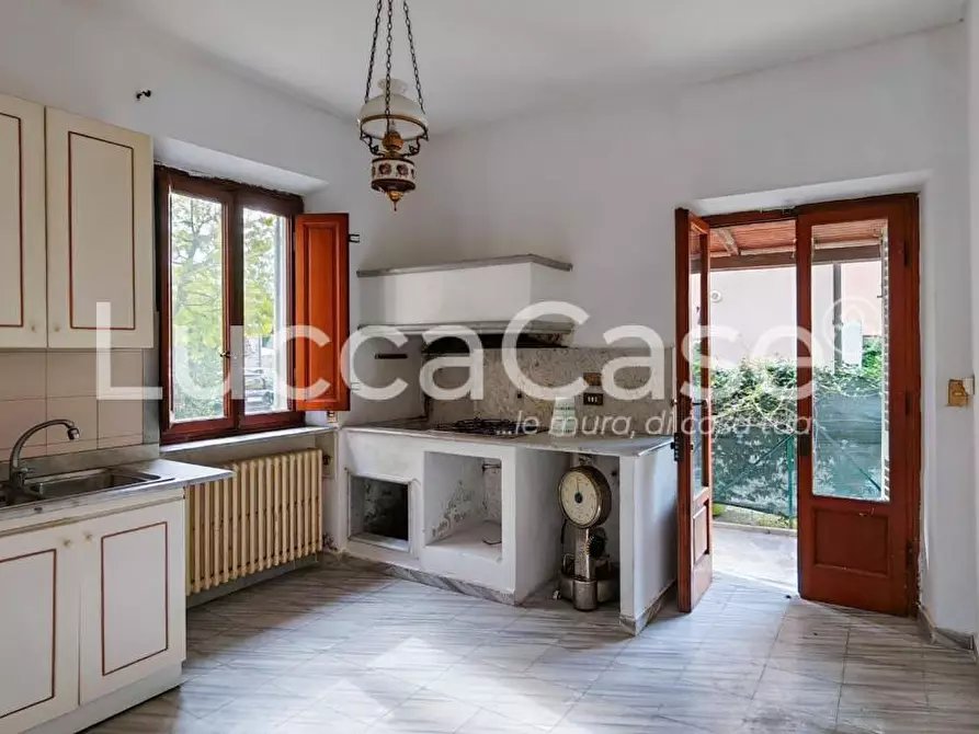 Immagine 13 di Casa indipendente in vendita  a Lucca